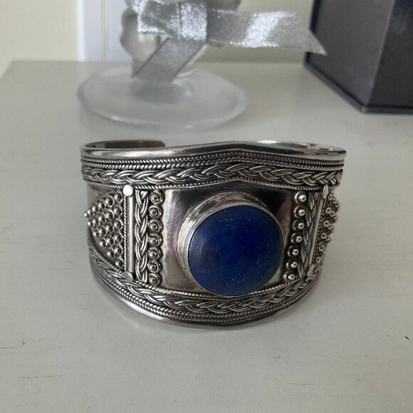 Large lapis stone 49 grams 925 sterling cuff bracelet beautiful detail